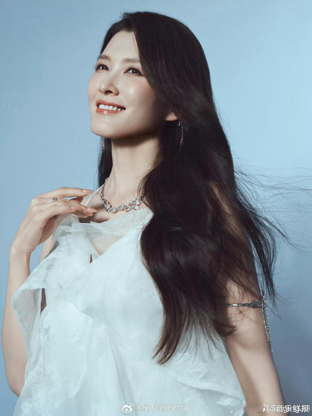 徐洁儿忙完这个忙那个2026青春芒果夜看着徐洁儿来回奔波的样子，真的好佩服她充沛