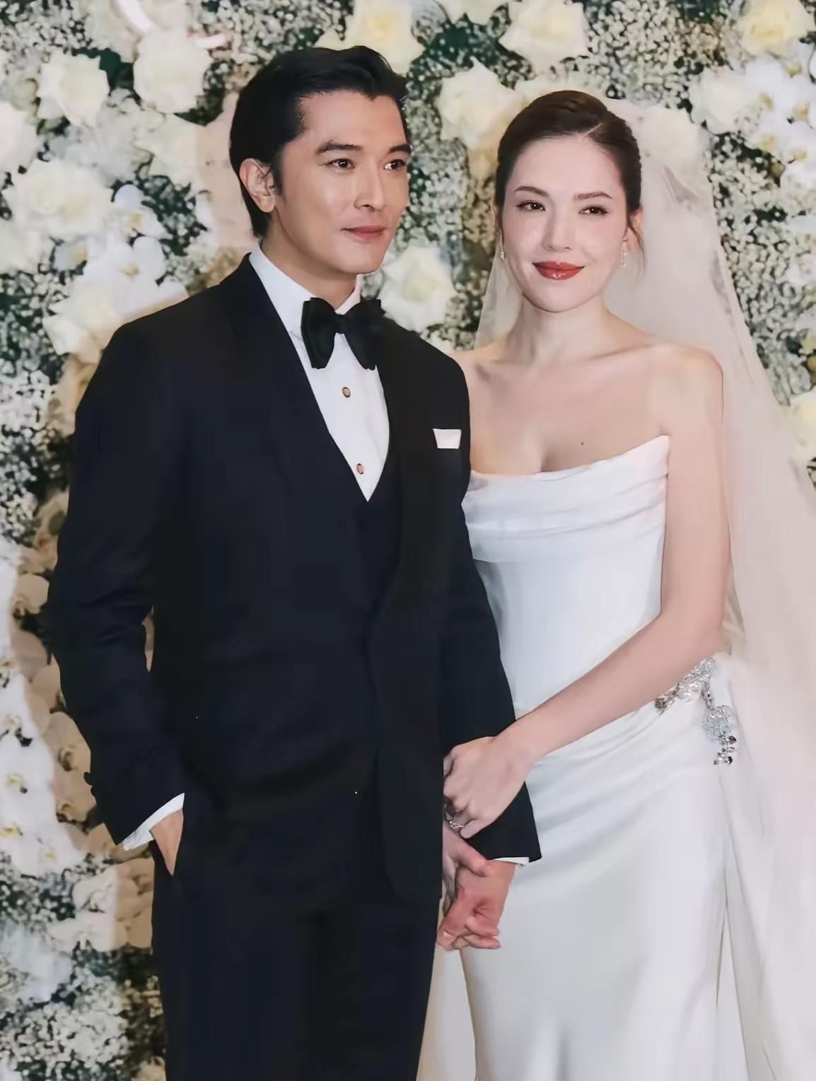 都说邱泽是花花公子，没想到却为大美女许玮甯收了心。

邱泽确实长的帅气，以前他演