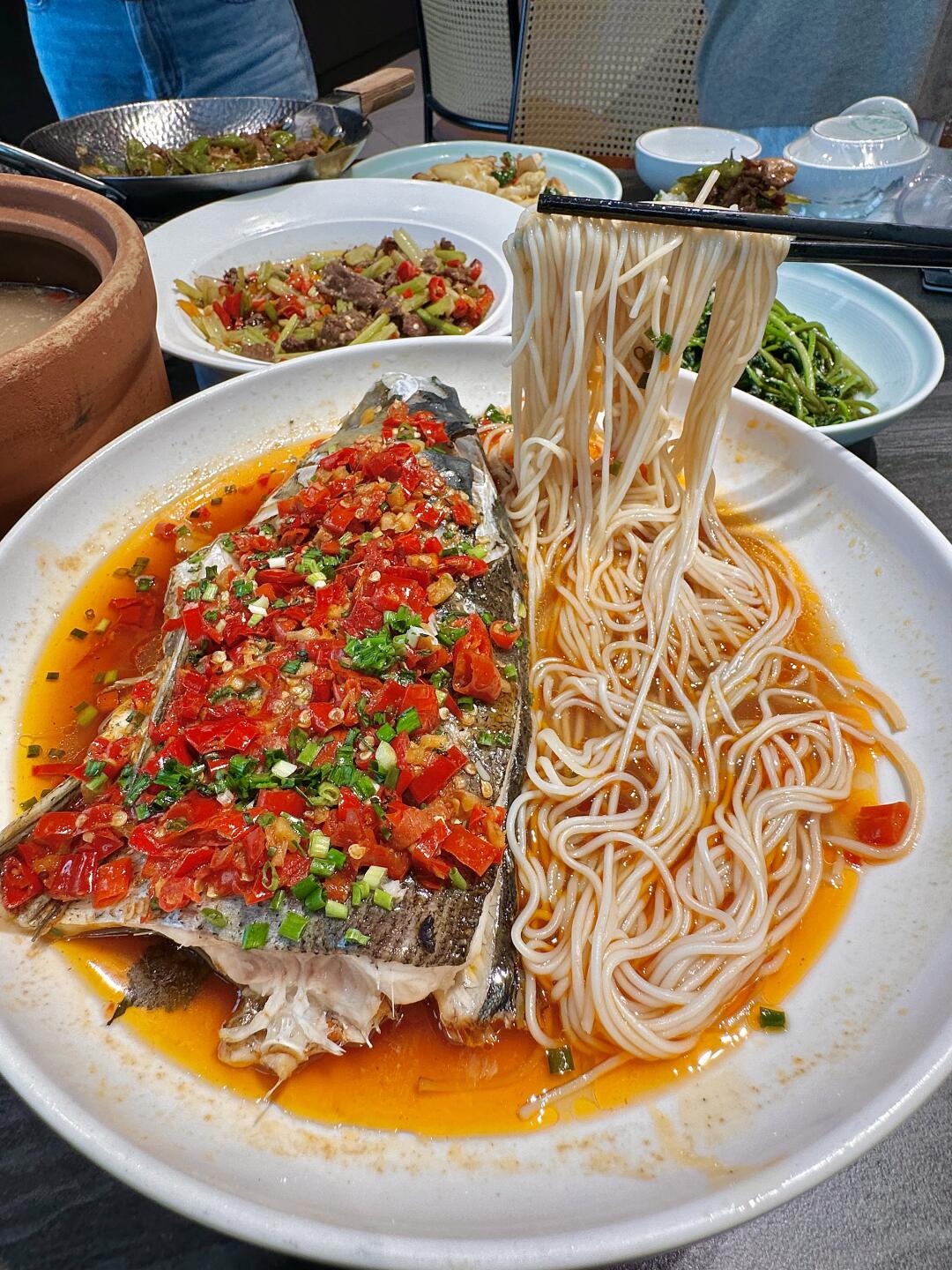 柳州的！！辣椒炒肉1r一份！吃上了！