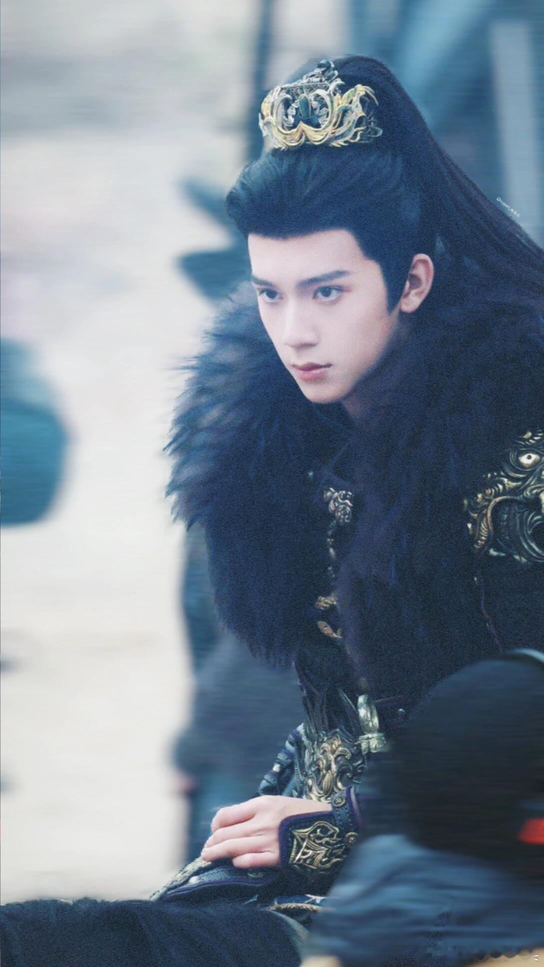 林沐然一出场疯我一大跳林沐然把随元青演得太带感了！被打被绑依旧疯批笑意，眼神又野