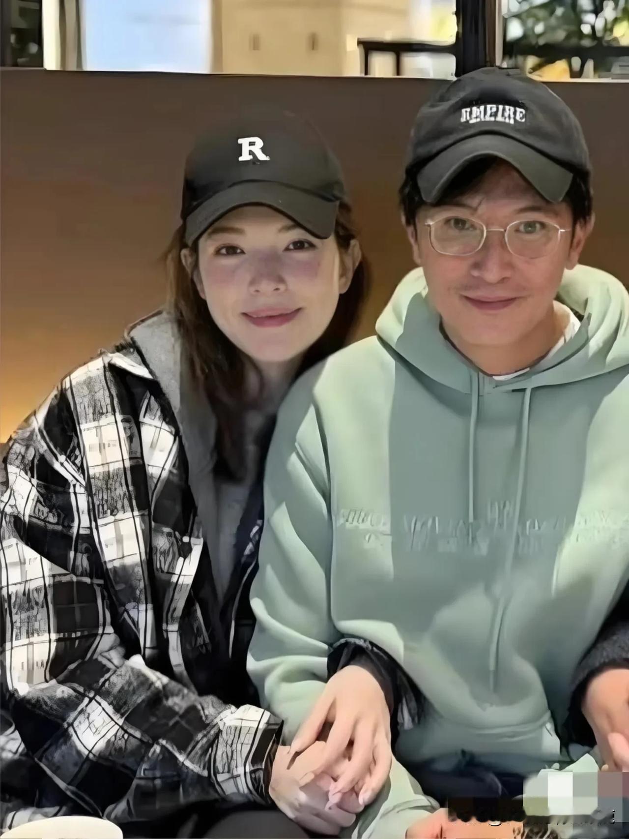 许玮甯已经怀孕7个月了！网友都在猜测她和邱泽的宝宝颜值究竟会有多高。

男帅女靓