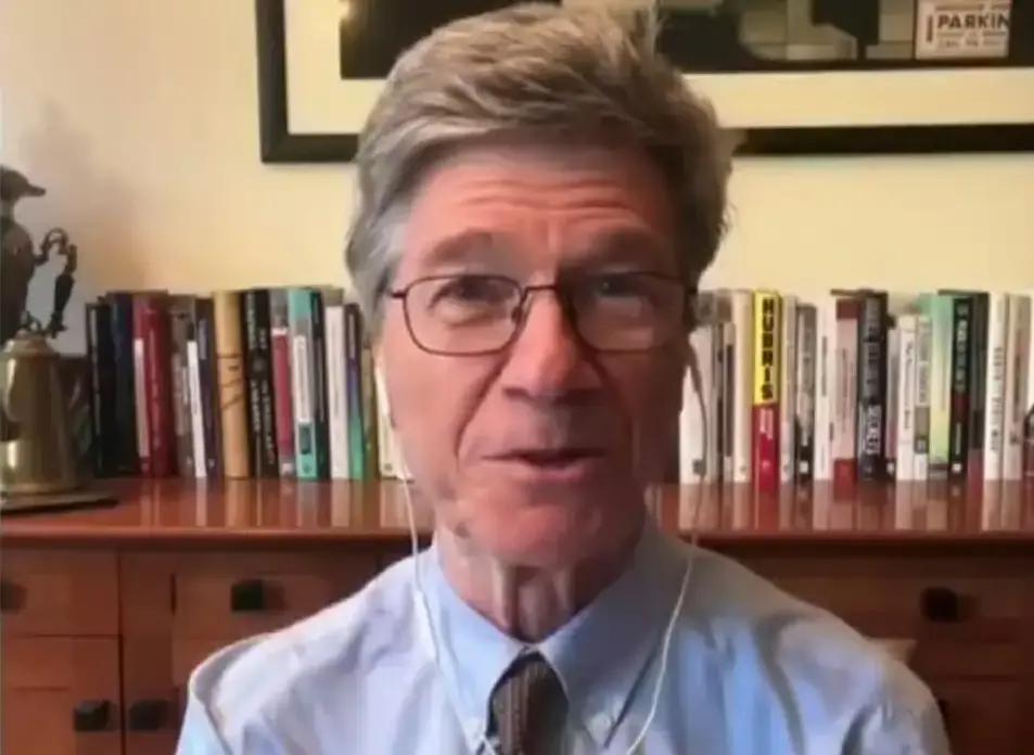 主持人皮尔斯·摩根:“像俄罗斯这样犯下战争罪行的国家，却未因任何行为受到惩罚，会