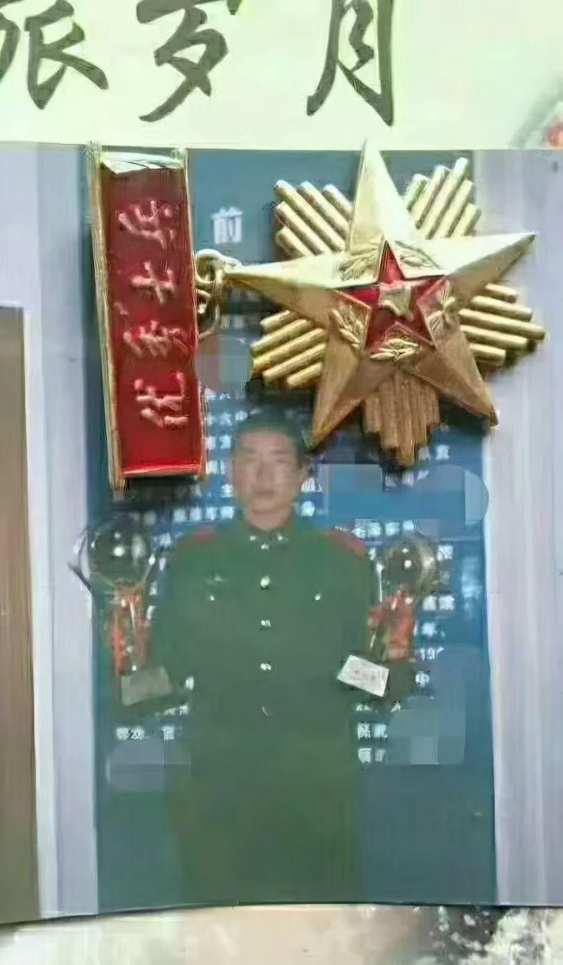 兵王逆袭之武玉强传奇（短剧剧本）
 
【开场钩子】15秒
豪华宴会厅内，各国政要