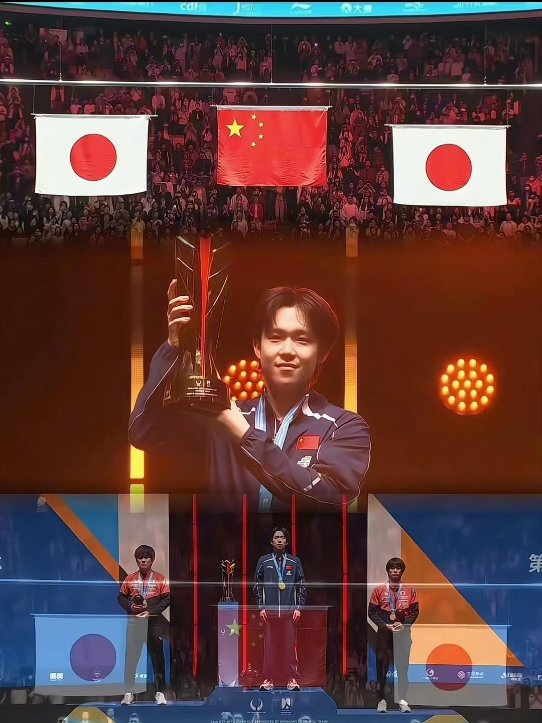 2026年2月12日，楚钦参与了国乒男队传统迎新春万米长跑训练。每一次挥汗，都是