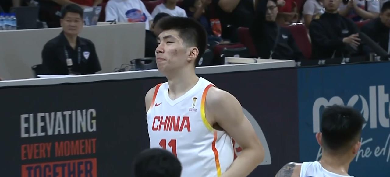 3月1日下午，中国男篮与中国台北男篮进行一场小组赛。
上半场结束，中国队50比5