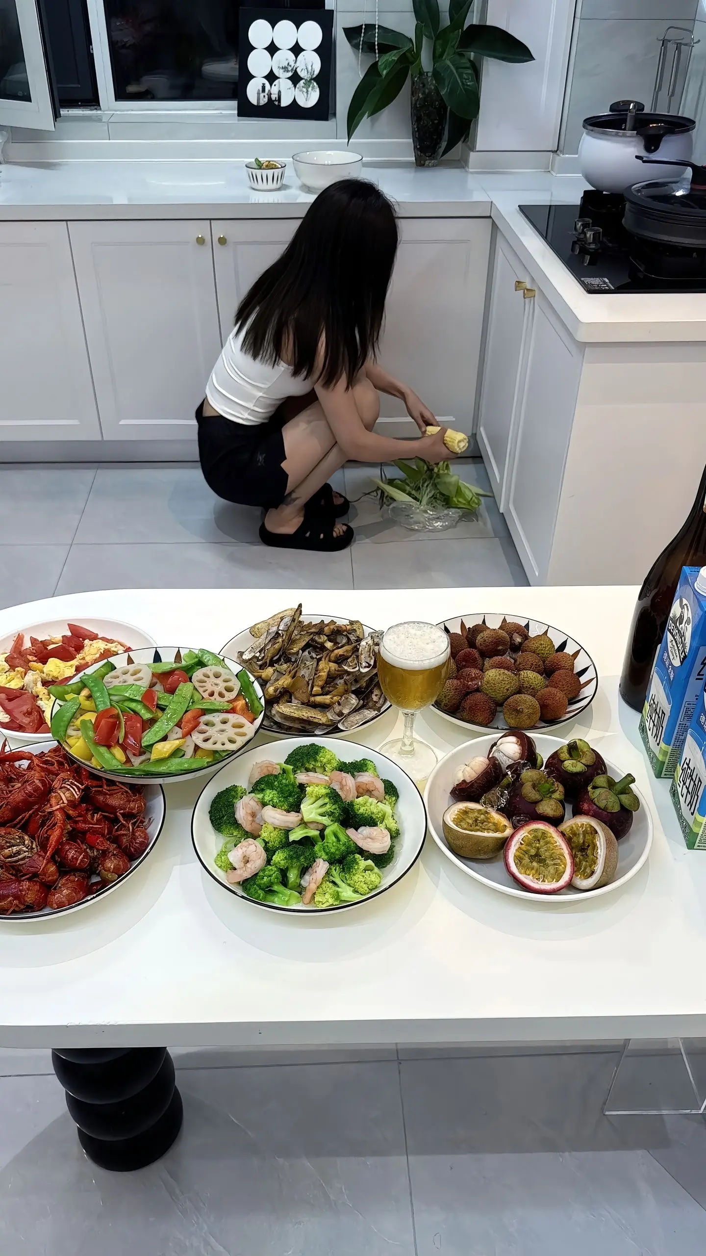 什么是家，一屋两人，三餐四季，大事商量，小事原谅，不争对错，不翻旧账...
