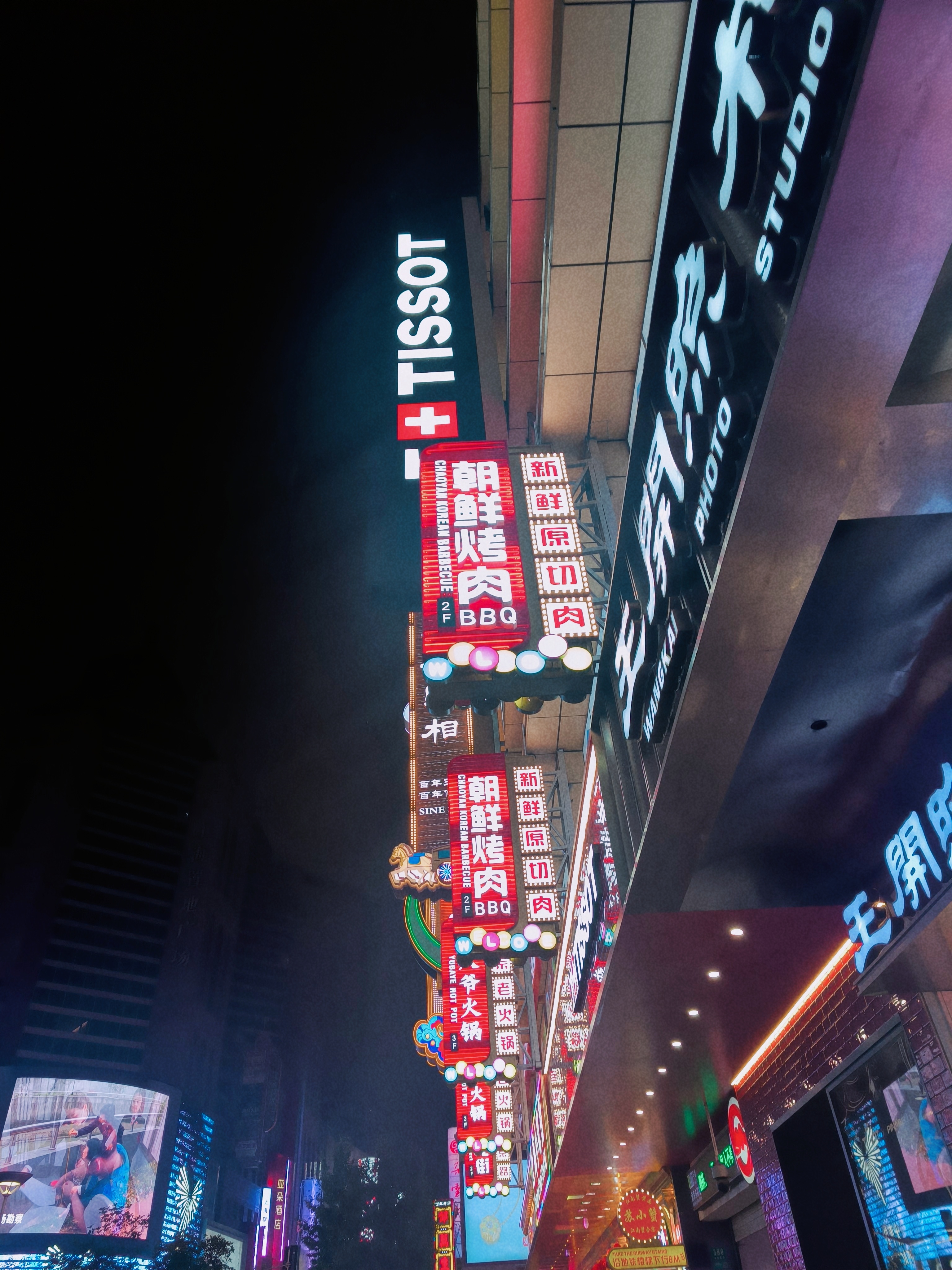 从大城市回到小县城是一场巨大的戒断反应… 