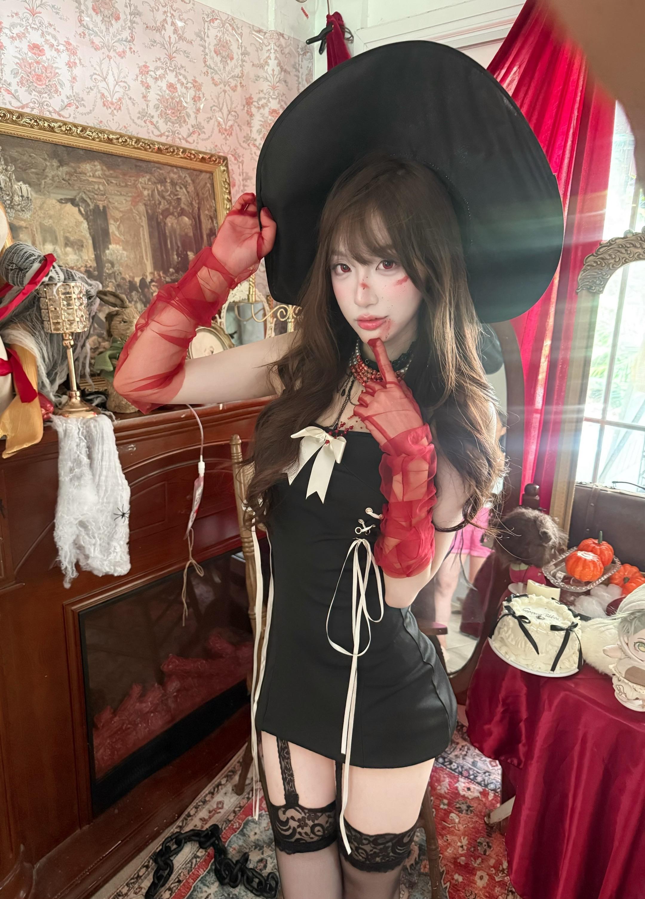 𖥔˖𝕳𝖆𝖑𝖑𝖔𝖜𝖊𝖊.