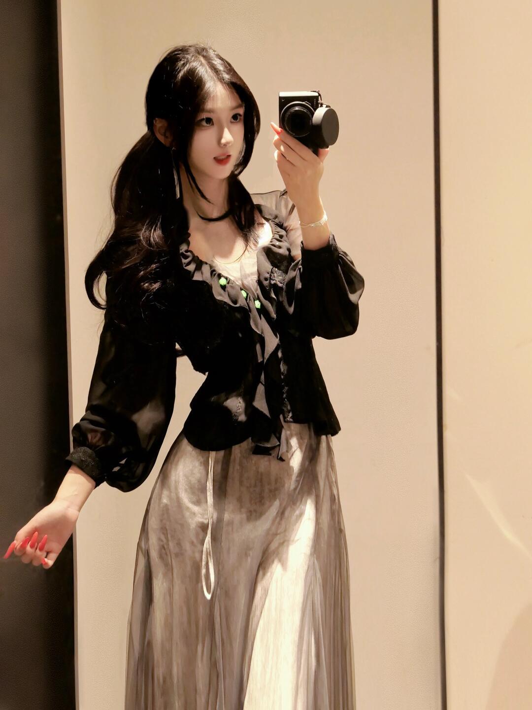 复古风穿搭，黑白撞色，时尚感爆棚！