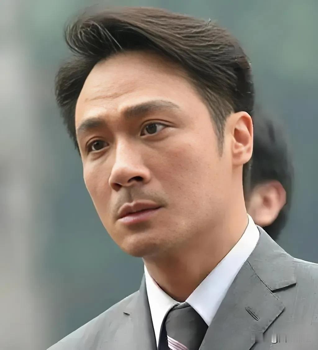 吴镇宇说，我结婚是因为，很喜欢小孩子，还忍不住抱别人的小孩子亲亲，弄得有些妈妈和