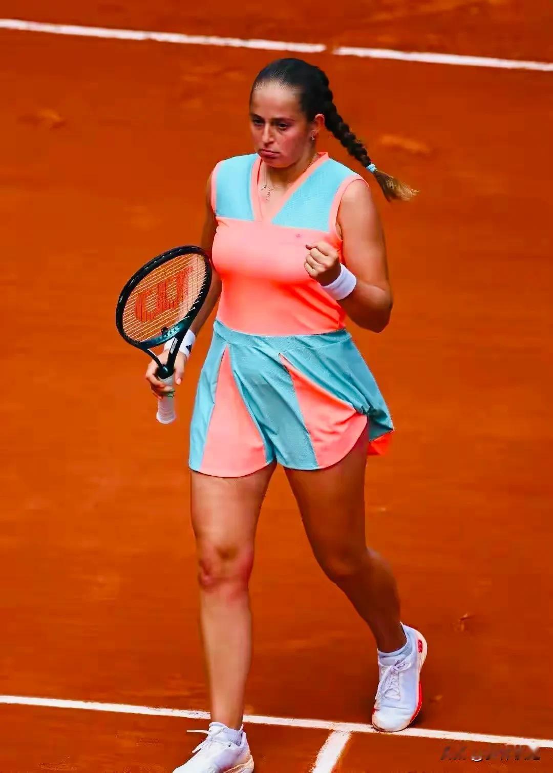 奥胖出局，斯瓦泰克进法网女单决赛又稳了! 刚结束的一场法网女单第二轮比赛中，9号