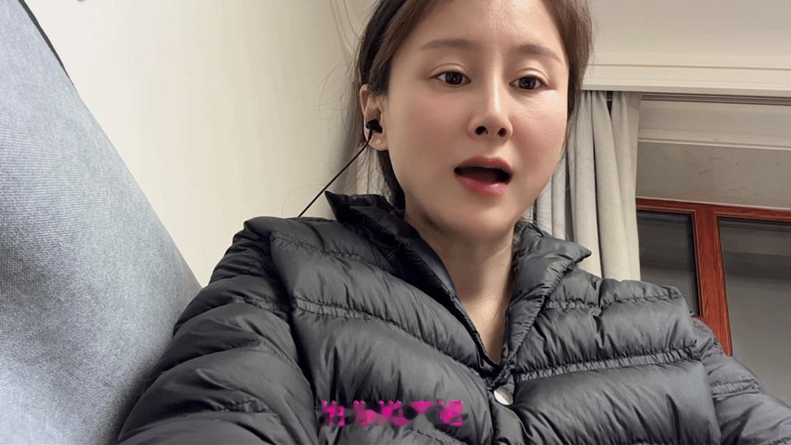 下一个台风姐妹合唱版Hey你没错银幕支撑变真实温暖女孩们传递的爱太戳人，让世界变