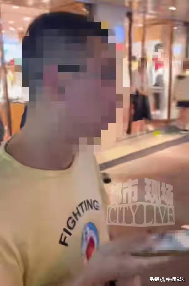 山西太原，一男子很奇葩，没老婆，没女朋友，堵得慌，满脑子想着迷人的女人大腿，就用