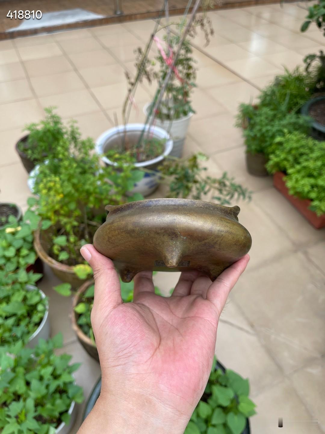 清 大明宣德年制款乔耳三足铜炉

规格：高6.5cm，宽11.7cm，重733.