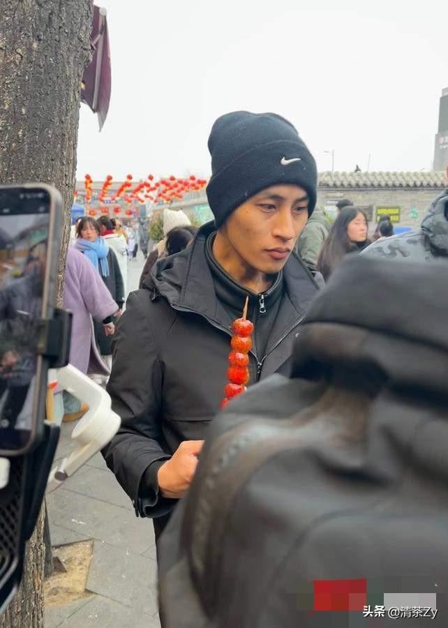 在海外漂泊了20年的张云鹏终于回到了祖国！他没有钱买回国的机票！这次回国都是宝贝