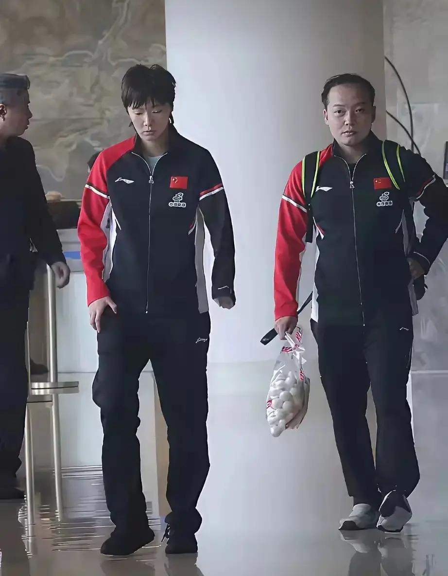 任浩把王曼昱的反手拧拉砸进ITTF年度技术案例，现在她打孙颖莎的赔率已经从1:2