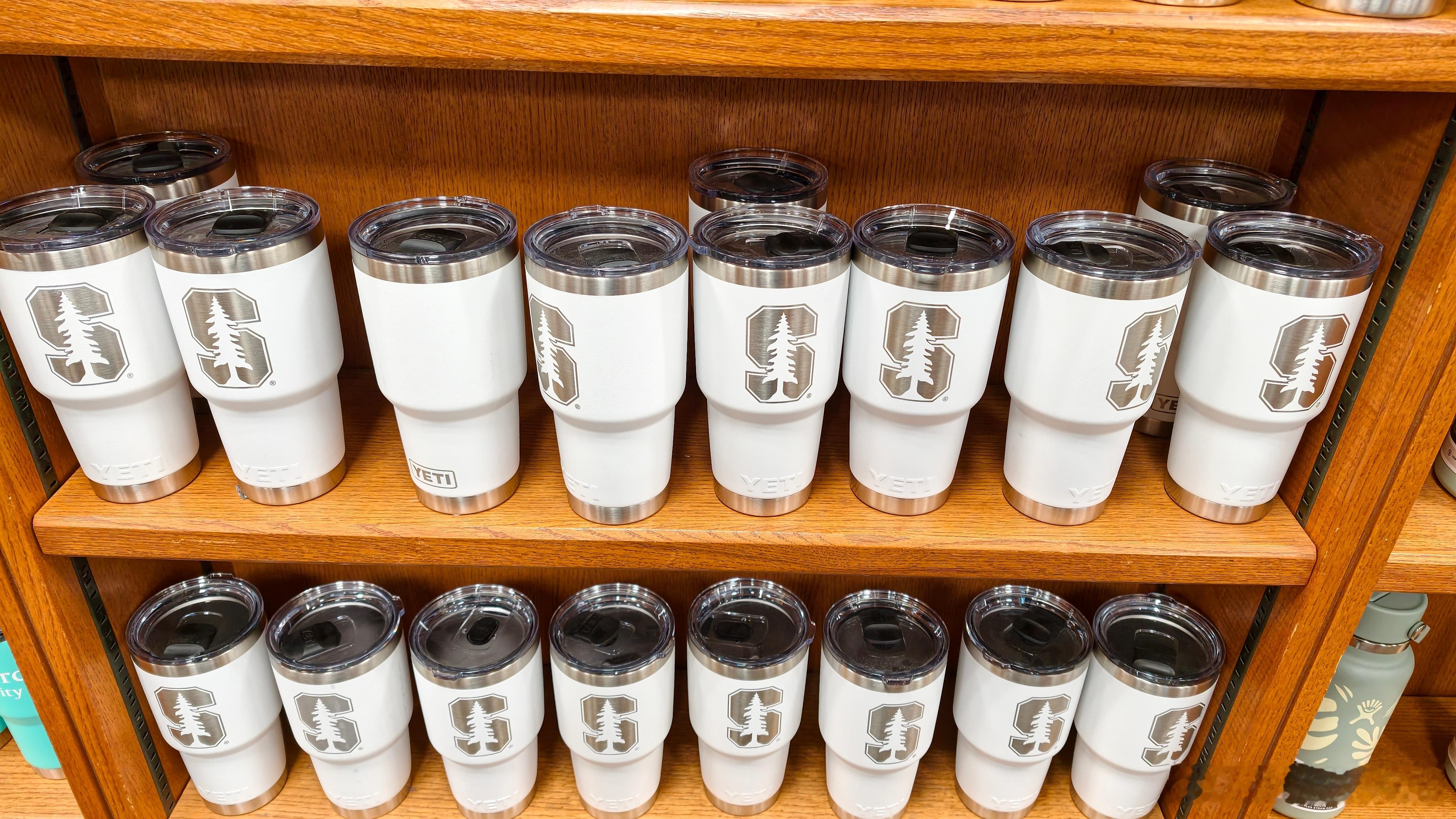 本想买个斯坦福的杯子带回来纪念一下结果一看全是咱自己人造的