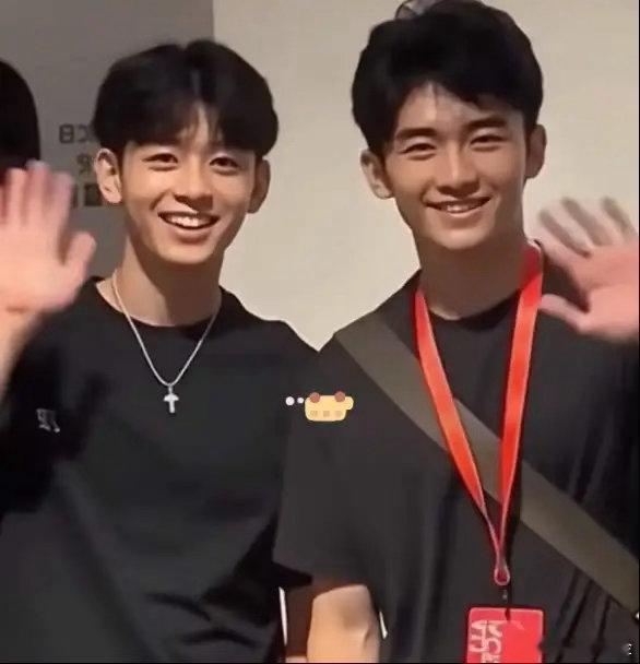 谢霆锋尊重谢贤遗愿开唱也是缅怀张柏芝的两个儿子，估计是上辈子拯救了银河系。继承人