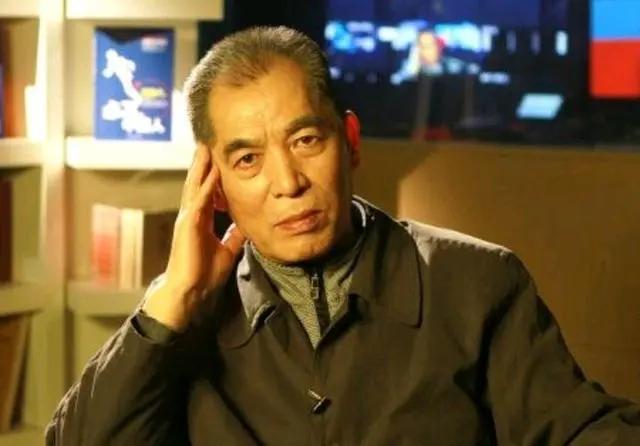 上世纪五六十年代，著名作家梁晓声的小姨20多岁时，意外怀孕，坚决不肯透露孩子父亲