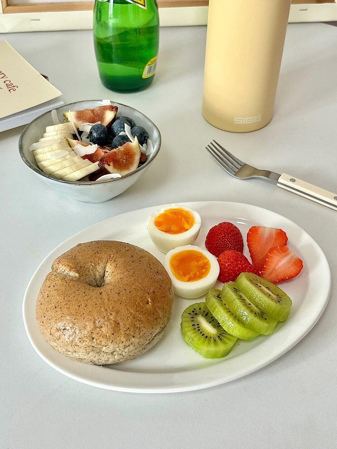 快手早餐 | 红茶贝果🥯酸奶碗🥣橙C美式☕