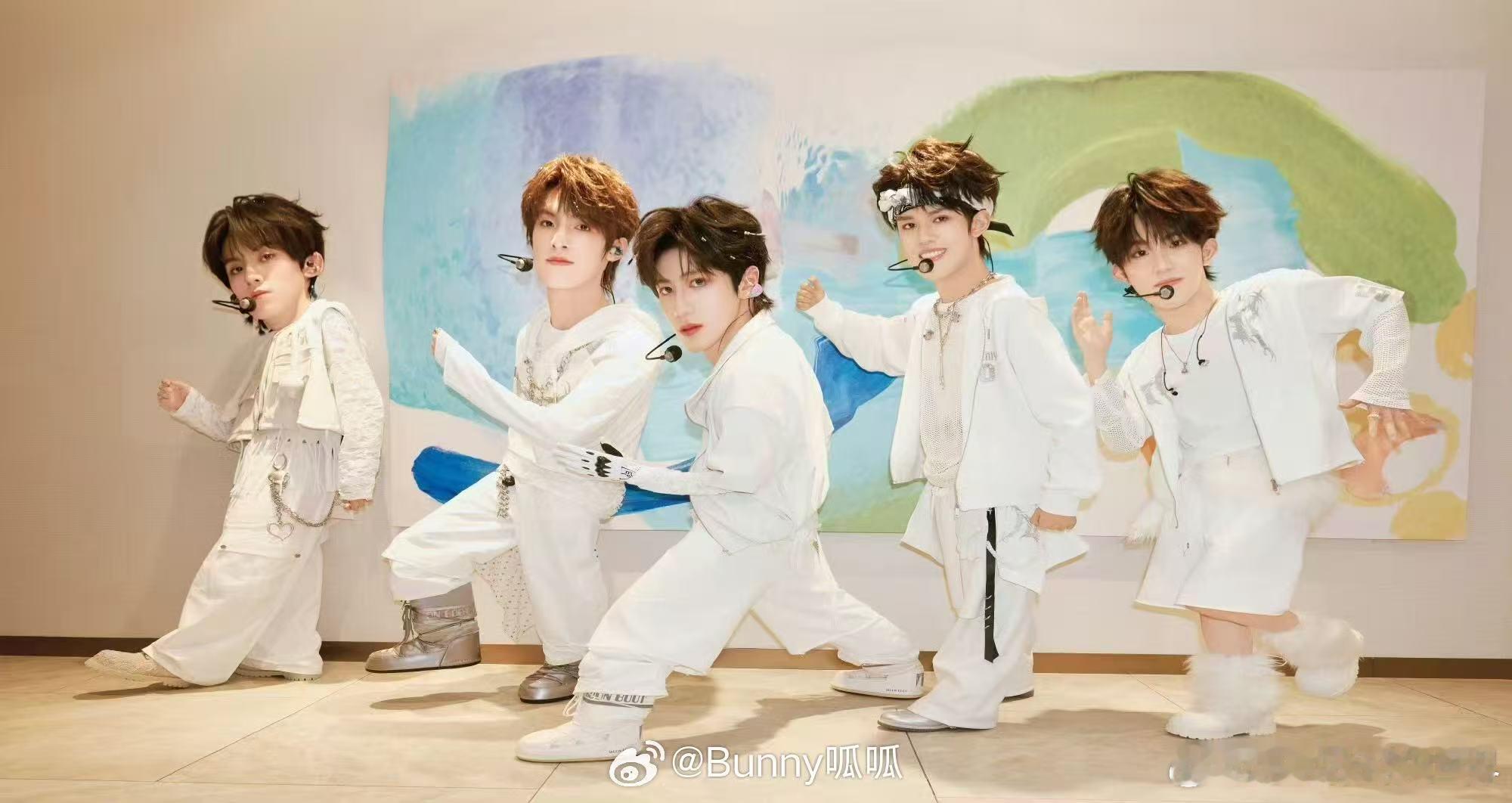 登陆少年粉丝 严格的东亚父母 笑发财了！看登陆少年年终快问快答，粉丝的严审模式直