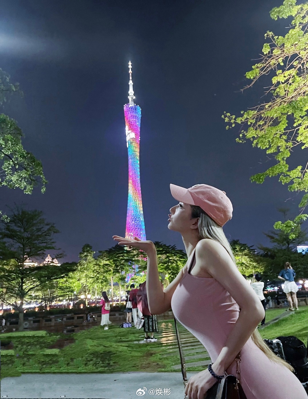大彬子永远坚定不移的选择错峰出行，等国庆中秋过后再去广州citywalk[爱你]