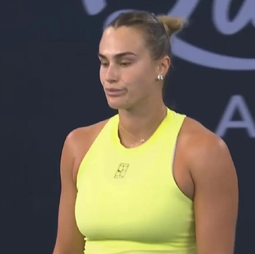 WTA500布里斯班站决赛最新消息:
萨巴伦卡 对阵 科斯秋克。
第一盘，双方打