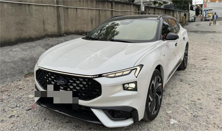 运动版驾驶实录：动力、空间两手抓
蒙迪欧运动版开起来挺带劲的，2.0T发动机和电