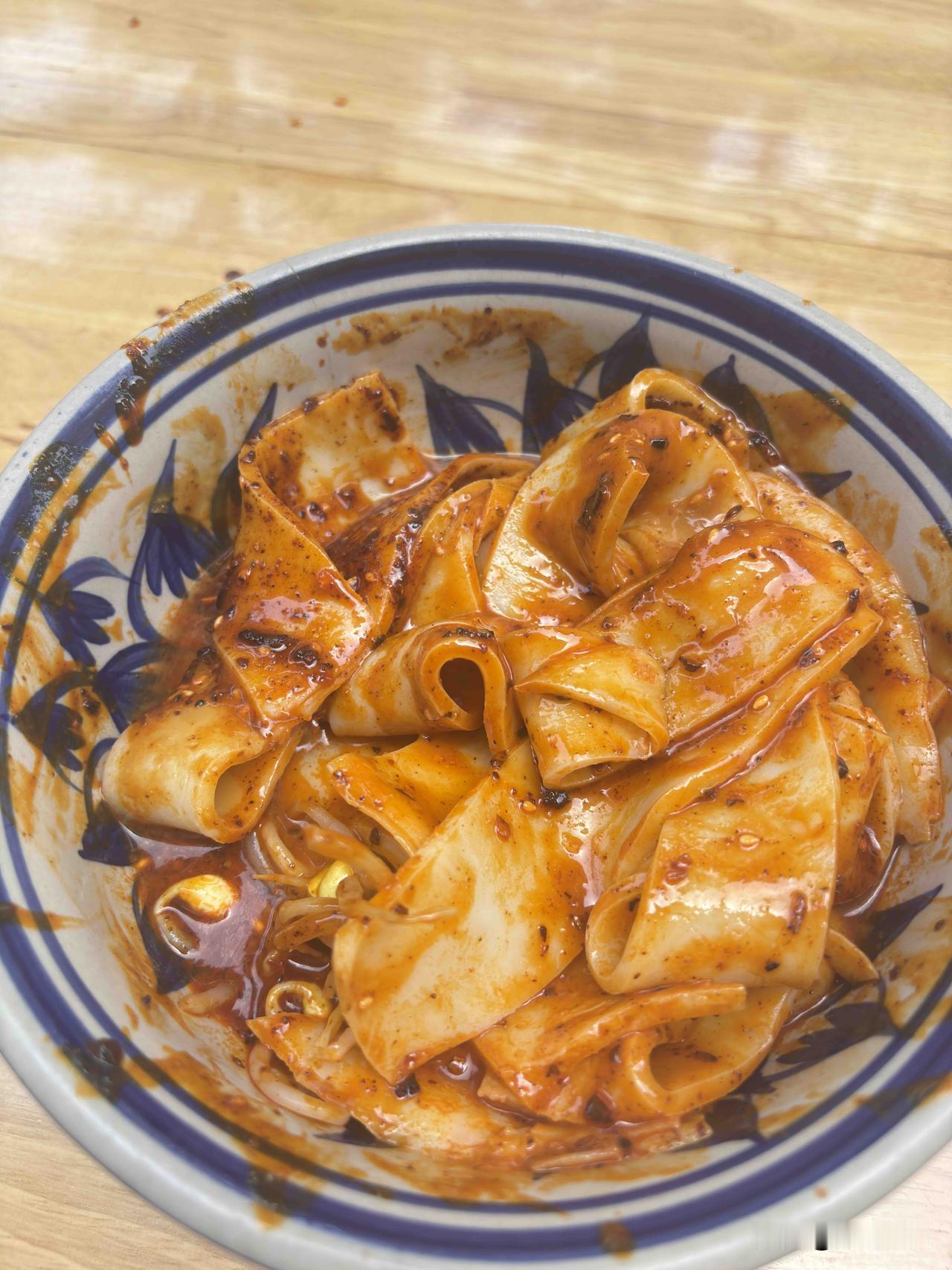 今天在西安咱老陕的饭店里吃的酿皮，味道不错，你吃过吗？