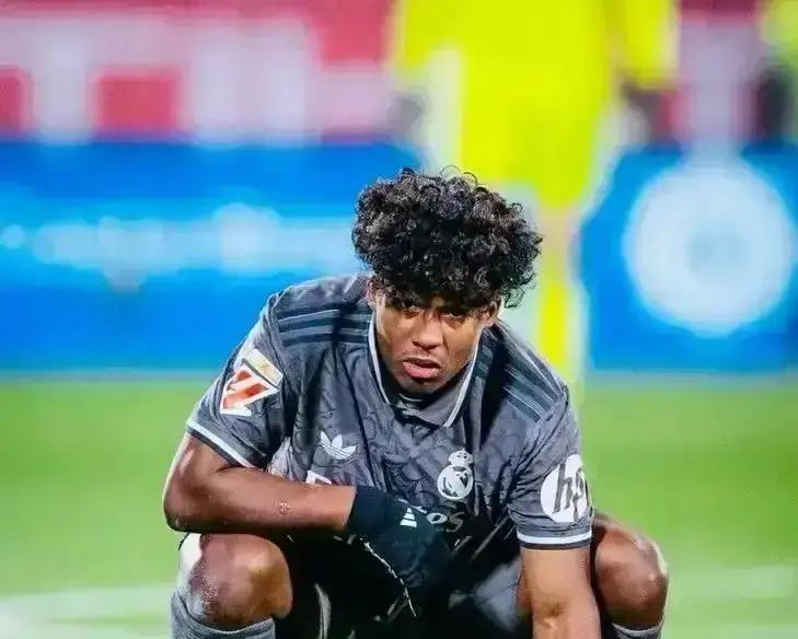 别再信“出名要趁早”了。皇马正用每年1500万欧元，教整个足球世界一个反直觉的道