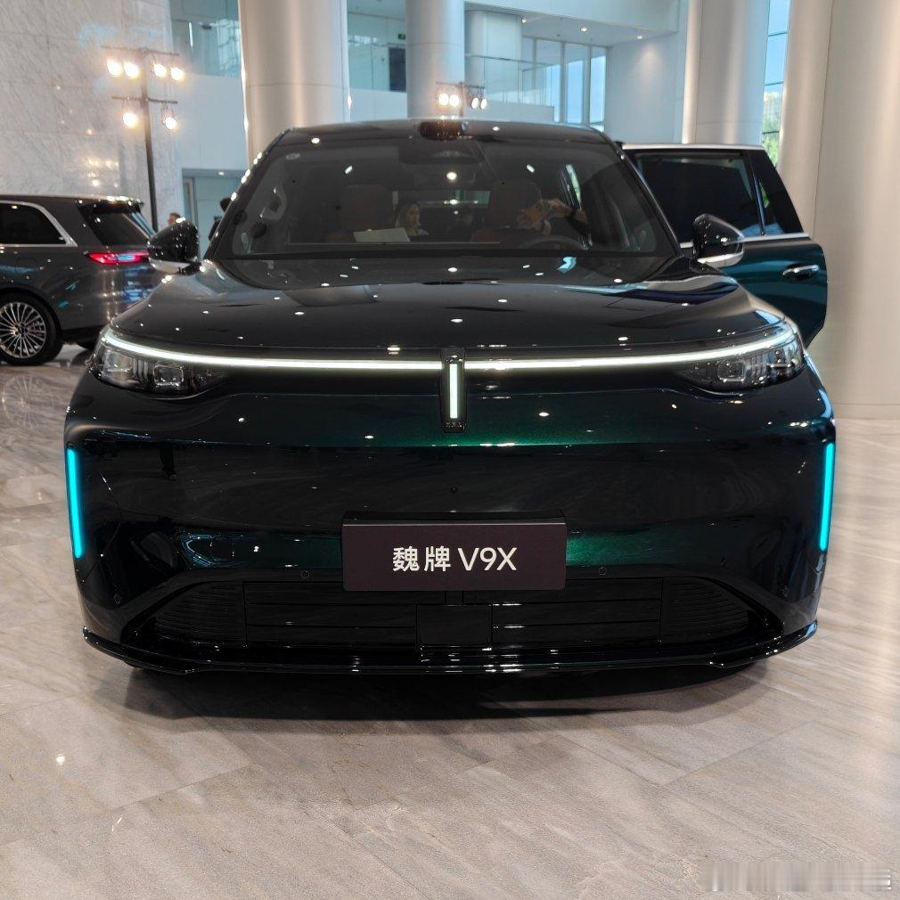 魏牌V9X价格来了:34.98万-38.98万就三个配置简单明了作为魏牌的9系旗