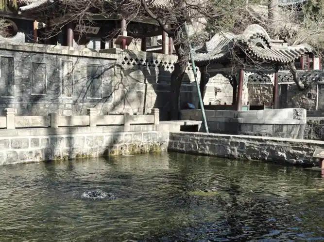 华北死泉复活枯河奔涌，靠的不光是老天爷赏脸，更是咱关掉29万眼机井、调来881亿