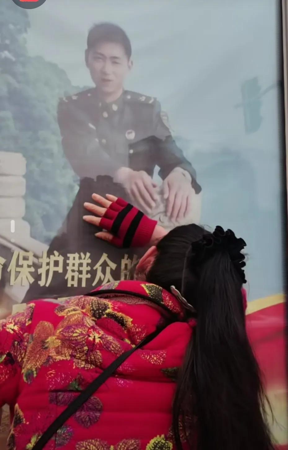 儿行千里母担忧，而这位妈妈，再也见不到自己的儿子！

2月26日，安徽的这位妈妈