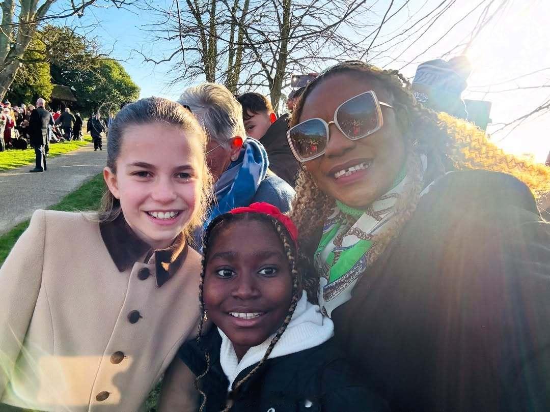 夏洛特公主  威尔士夏洛特公主和黑人合影📸 