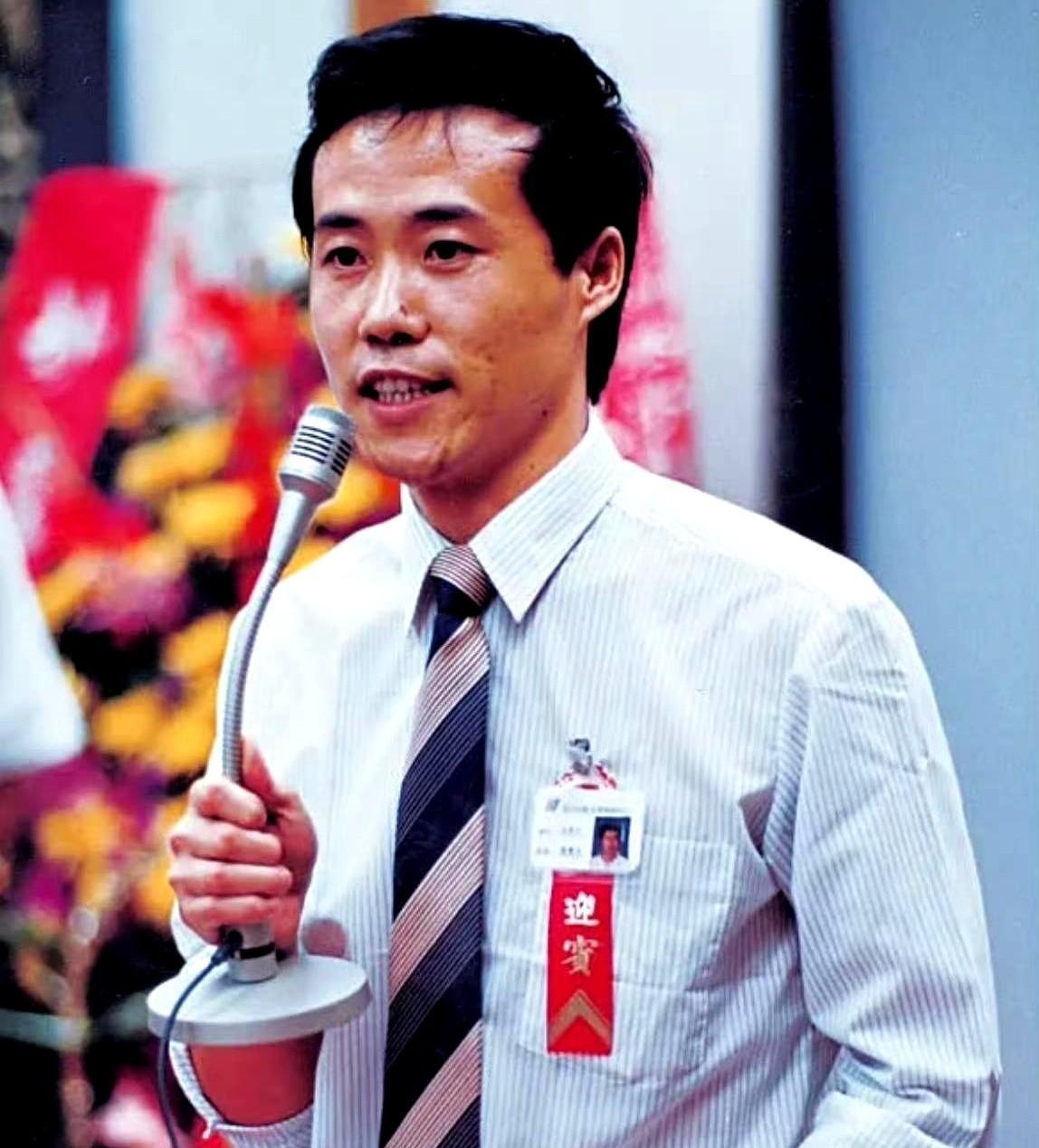 王石72岁谈品格，可还记得当年的王江穗？
别被他现在的“人生导师”模样骗了。
当