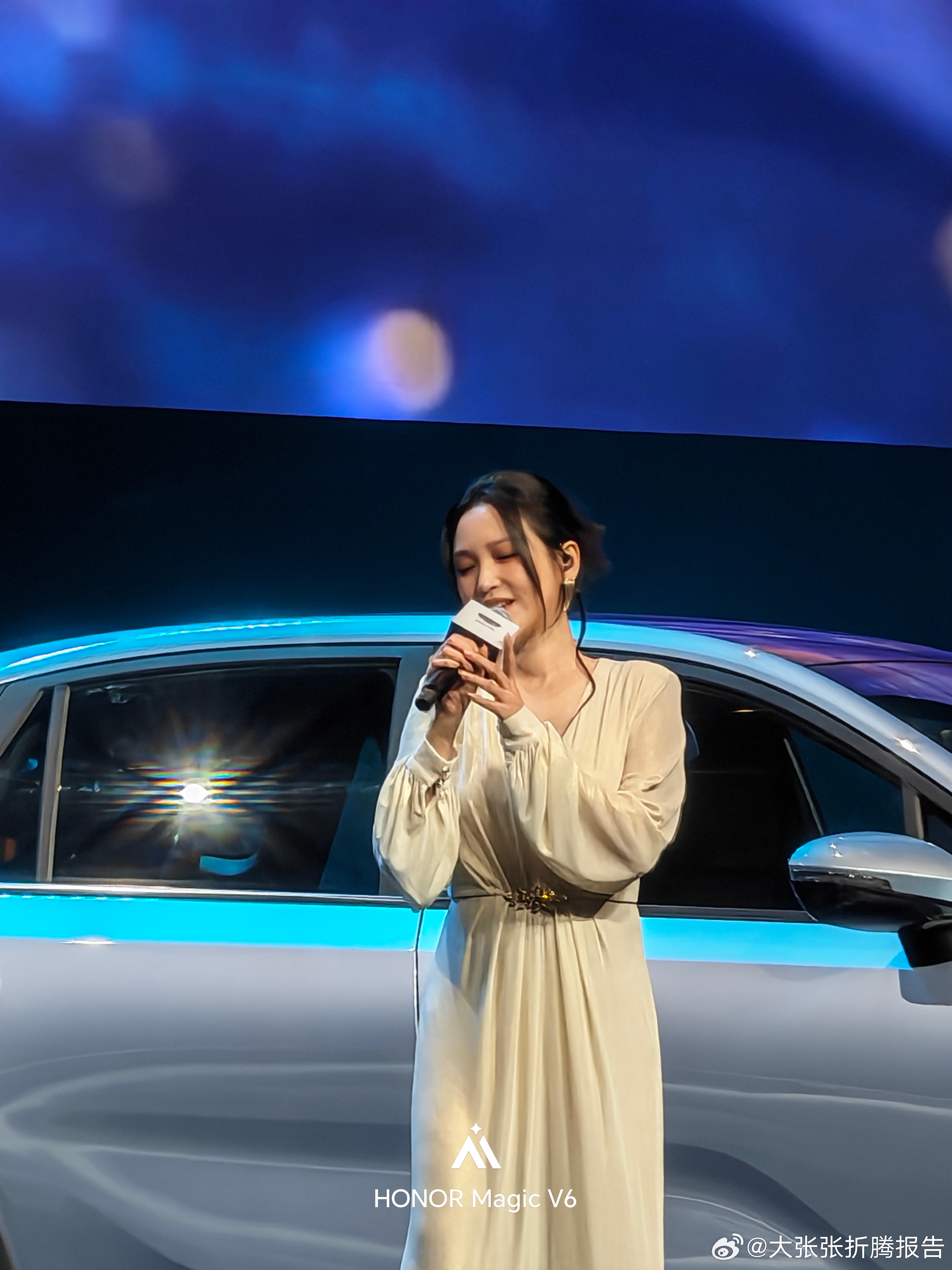 今天吉利发布会没有蛋糕，但是依旧高甜！或许，你们知道这个金莎么？博越rev