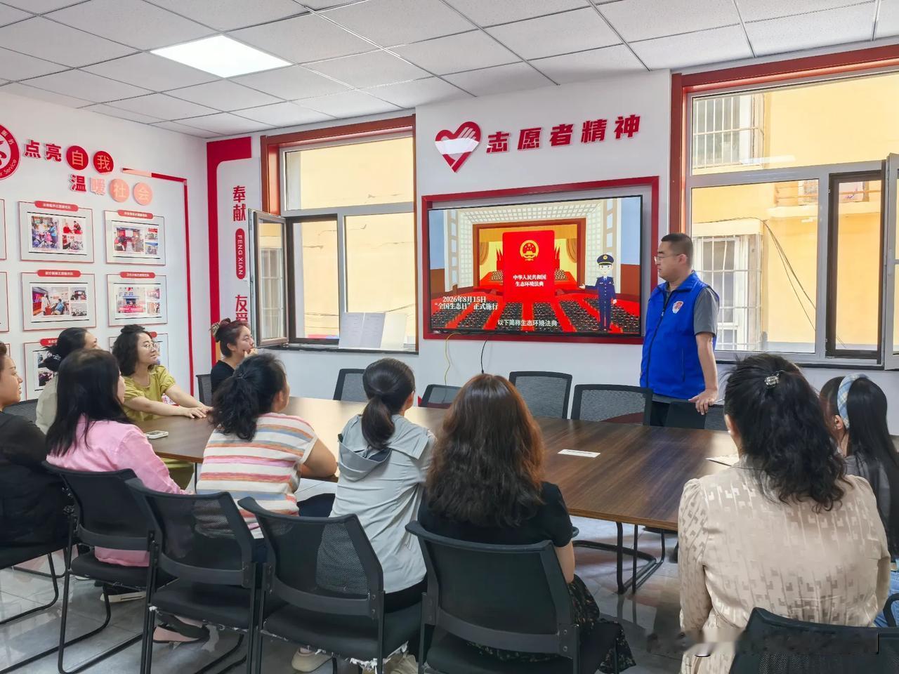 万柏林区神堂沟街道义井西社区：
专业师资下沉基层 文艺培训点亮群众生活
