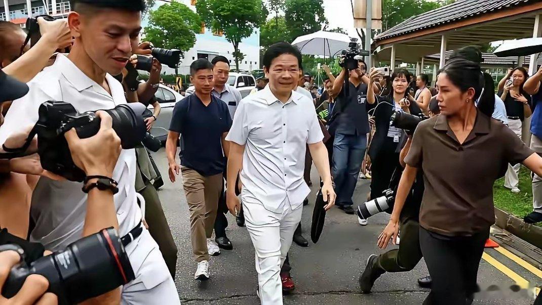 黄循财“美国不可取代”论：挟美自重的短视与傲慢新加坡总理黄循财一句“世界上没有国