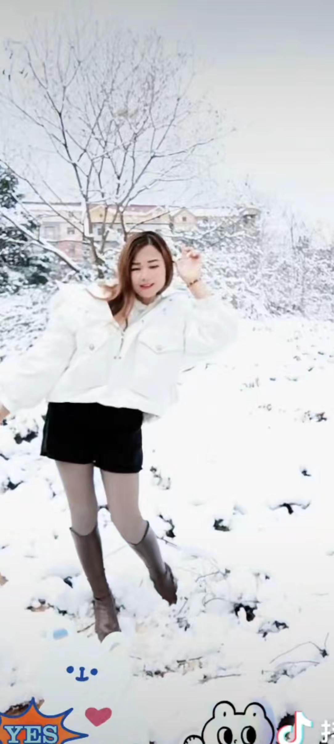 更好回馈大家，又到一个新技能冷却，出来臭一下美 ，