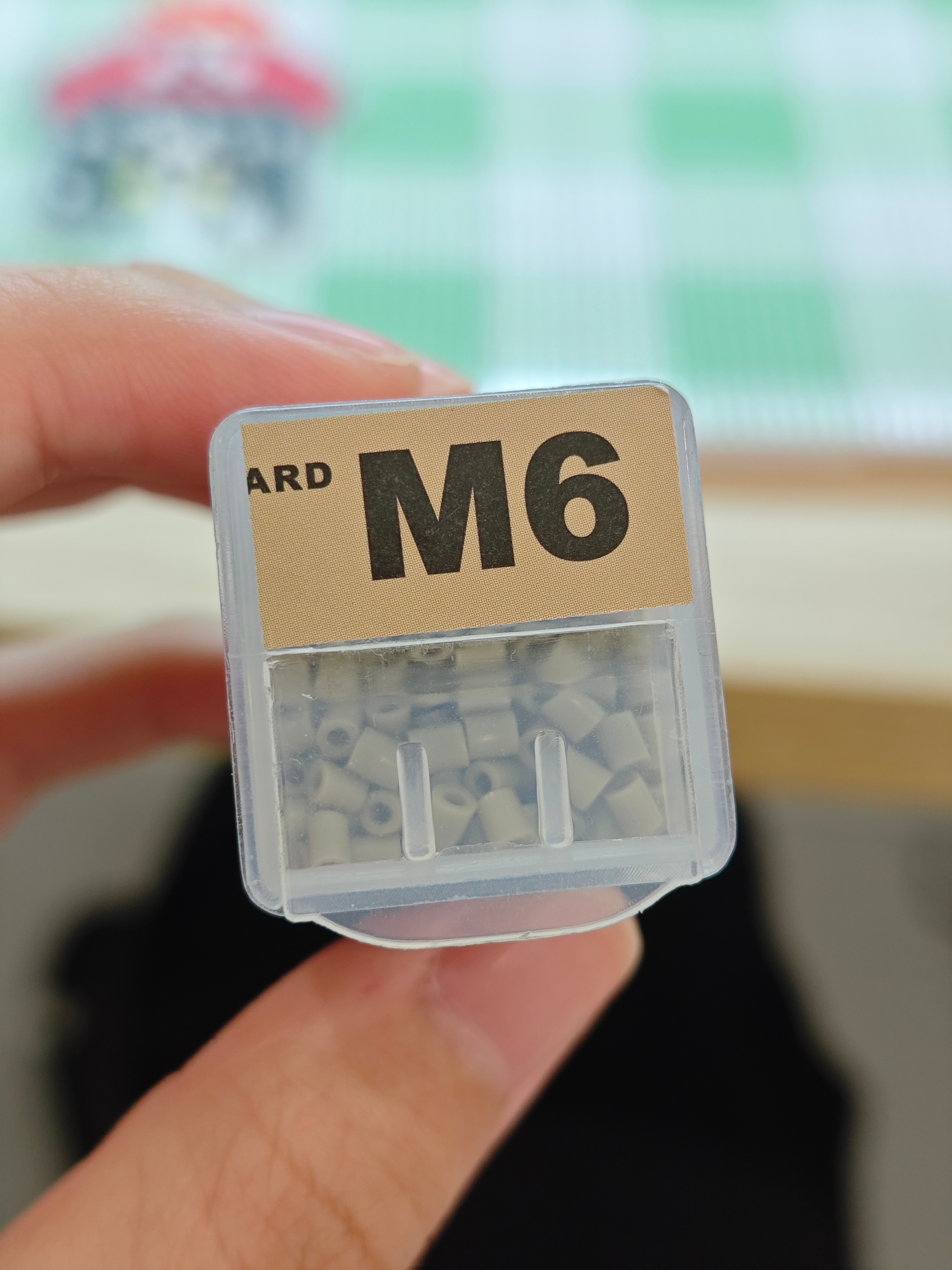 每次拼豆用到这个色号都想笑。。。 