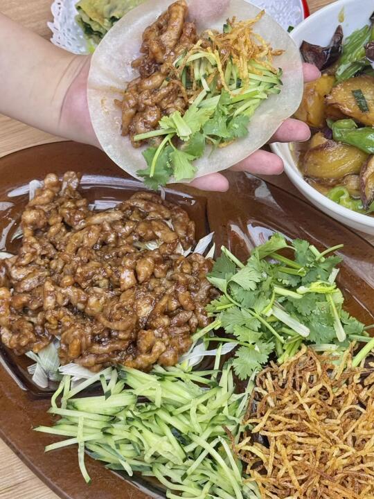 西湖边的东北食堂！太得劲儿了！