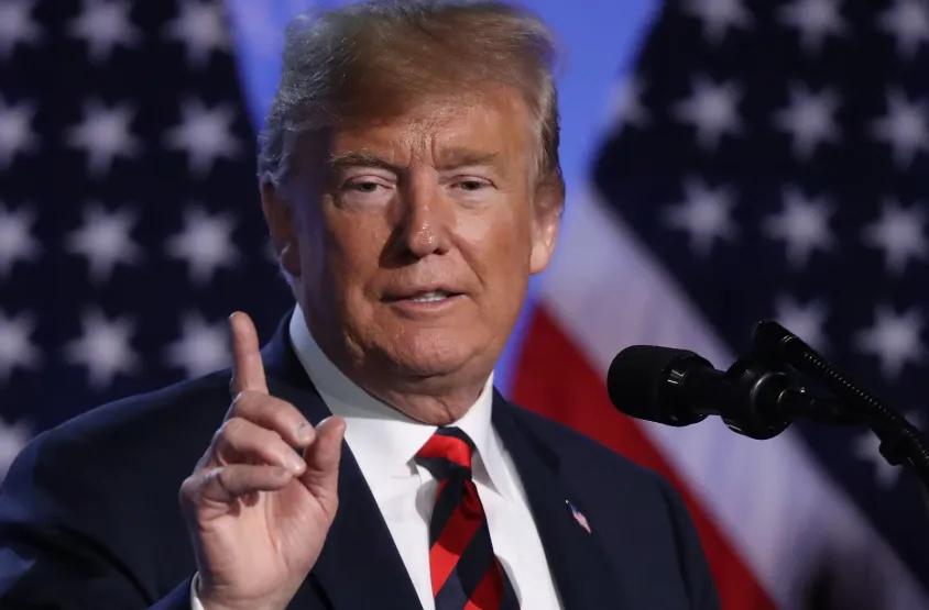 特朗普放话逼中国敲定访华时间，还威胁撤销中方永久正常贸易关系，实则是关税大棒被美