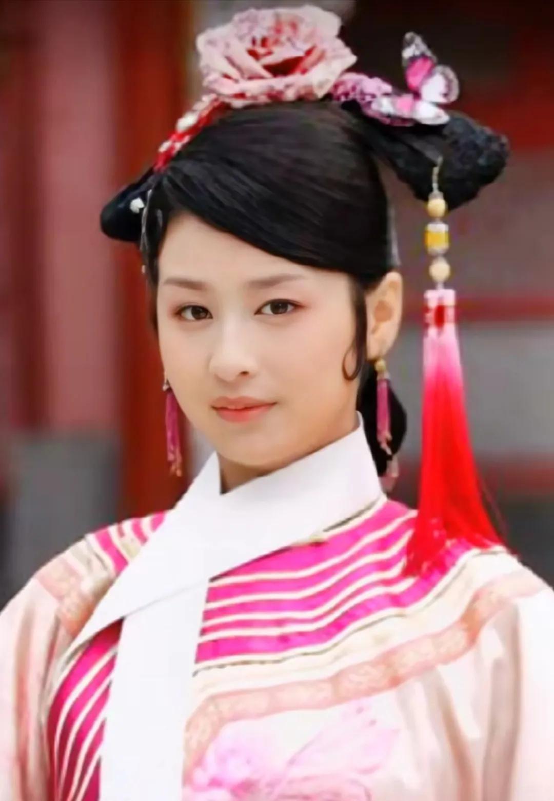  夏冬春的扮演者颖儿，本名刘颖，1988年12月12日生于湖南省常德市，演员、歌