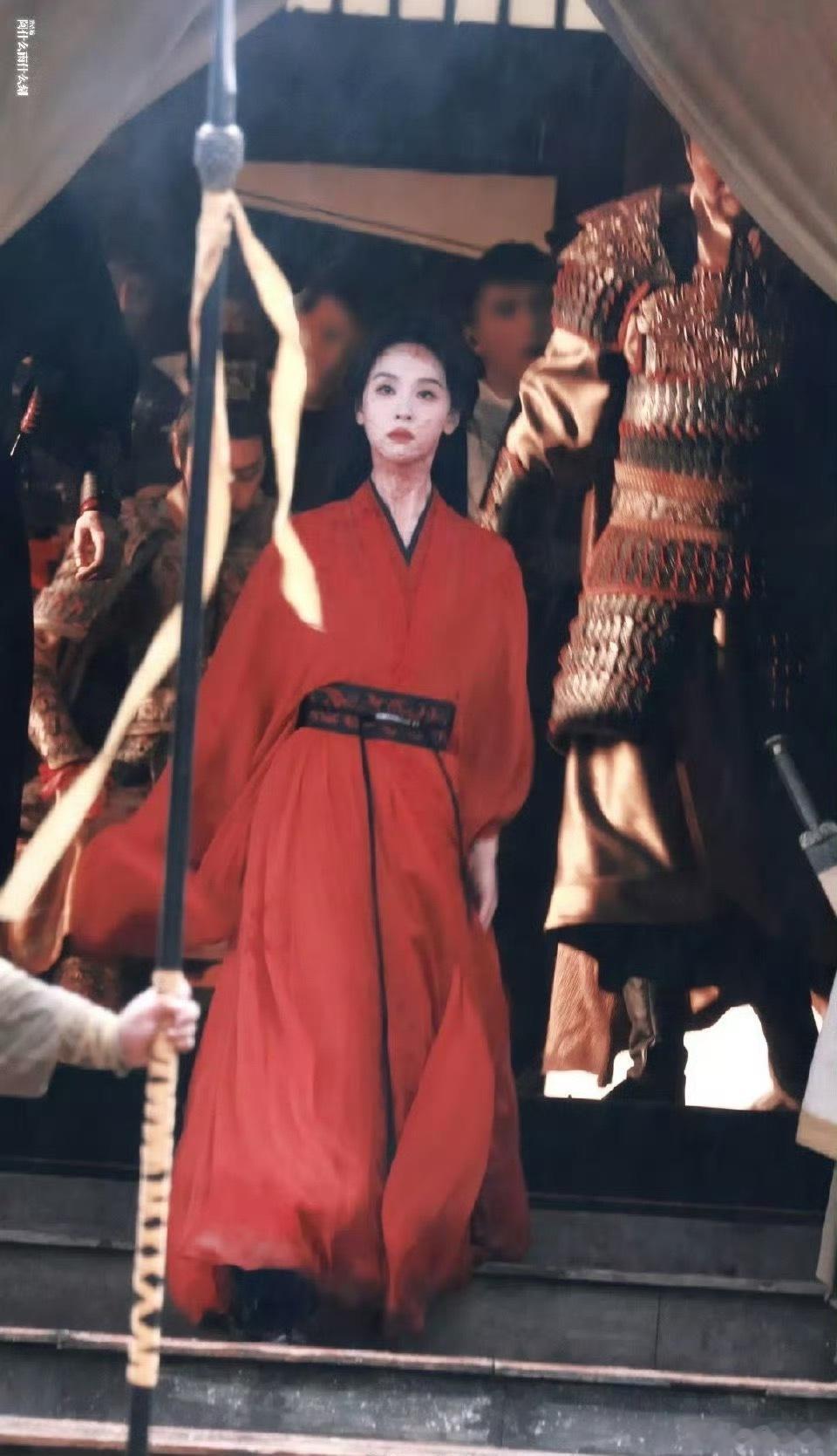 陈都灵《翘楚》路！红衣战损，气场全开，快来给楚朝大王擦擦脸上的血！[舔屏] ​​