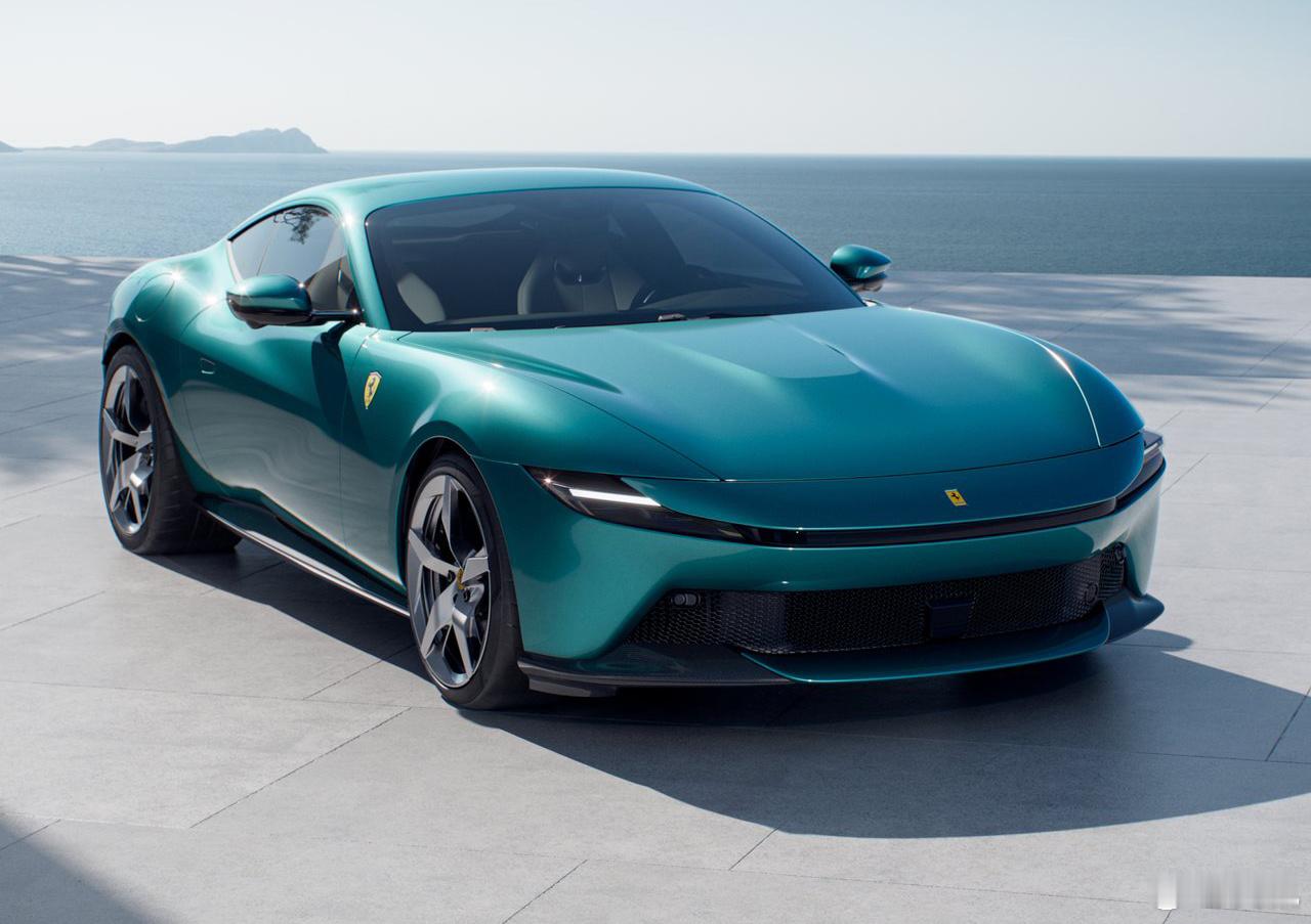 Roma继任车型Amalfi，搭载3.9T V8发动机。真好看啊，我们不买它的一