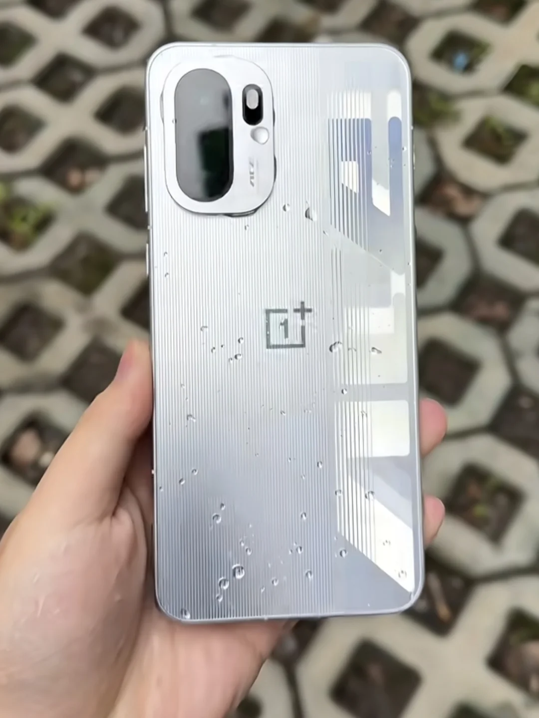 一加Ace6和一加15谁值得买？我说话比较直接 可能要得罪人。 	 这...