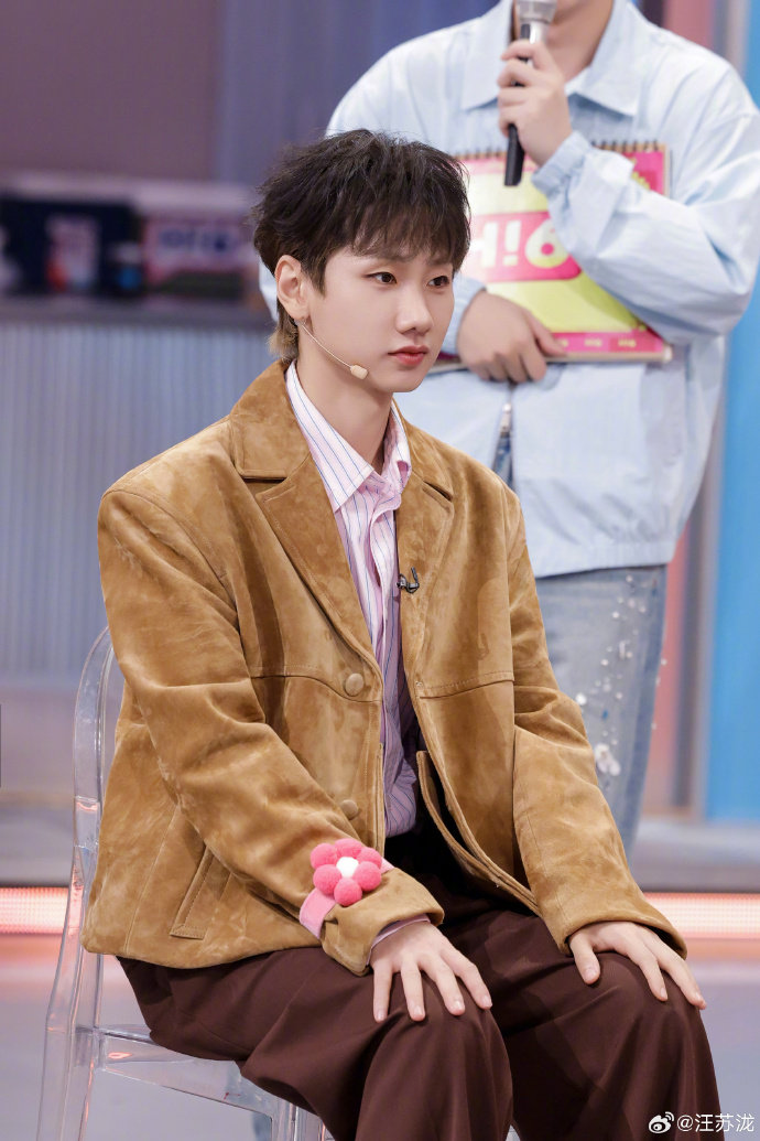 汪苏泷美拉德look 校草级别的汪苏泷美拉德look剧照~ ​​​