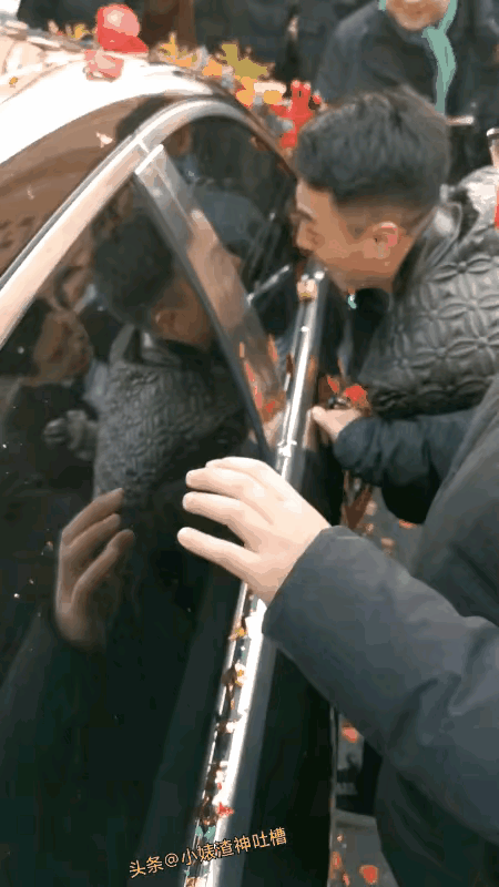 这哪是结婚啊，分明是结了门仇！婚闹闹成这样，简直是把喜事往死里整，还嫌不够热闹？
