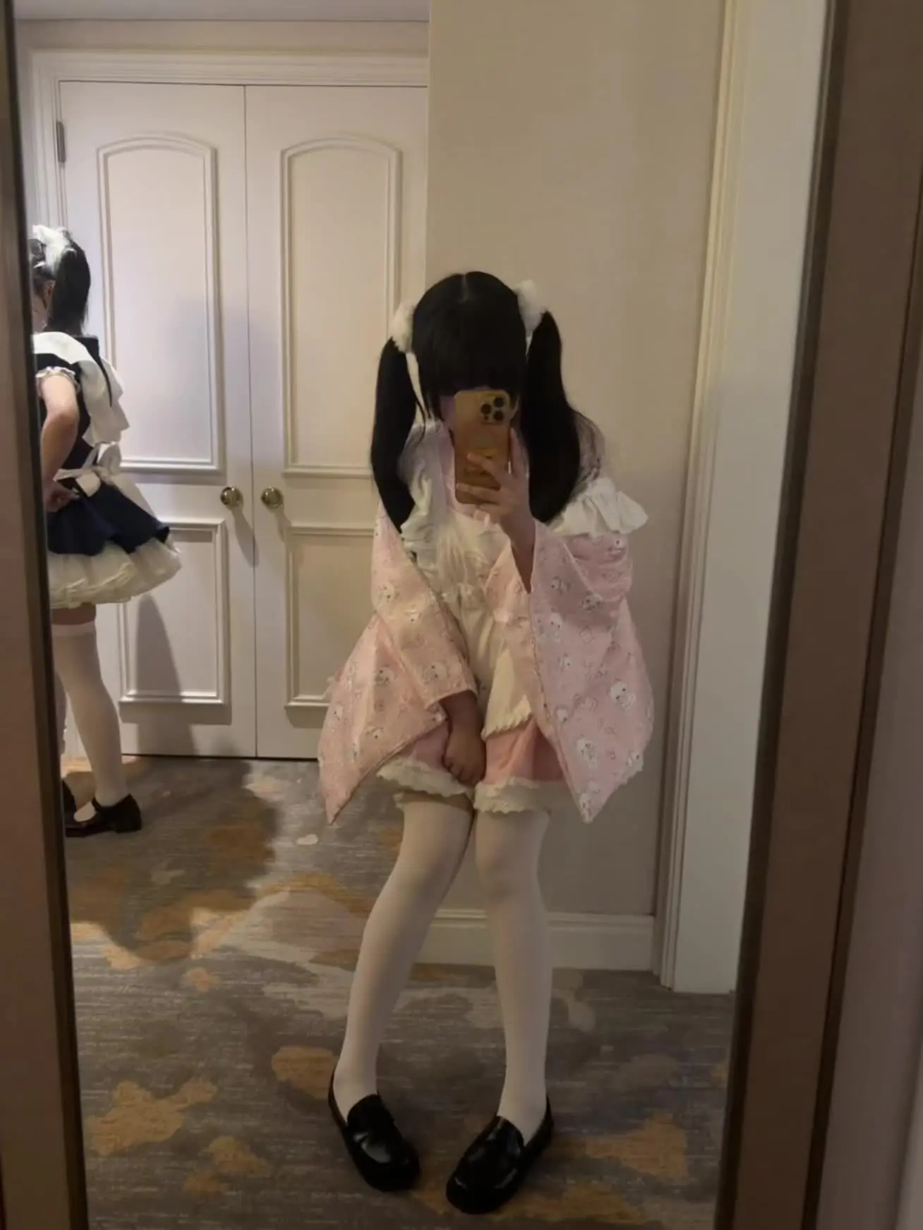 两人就这样一直拍照