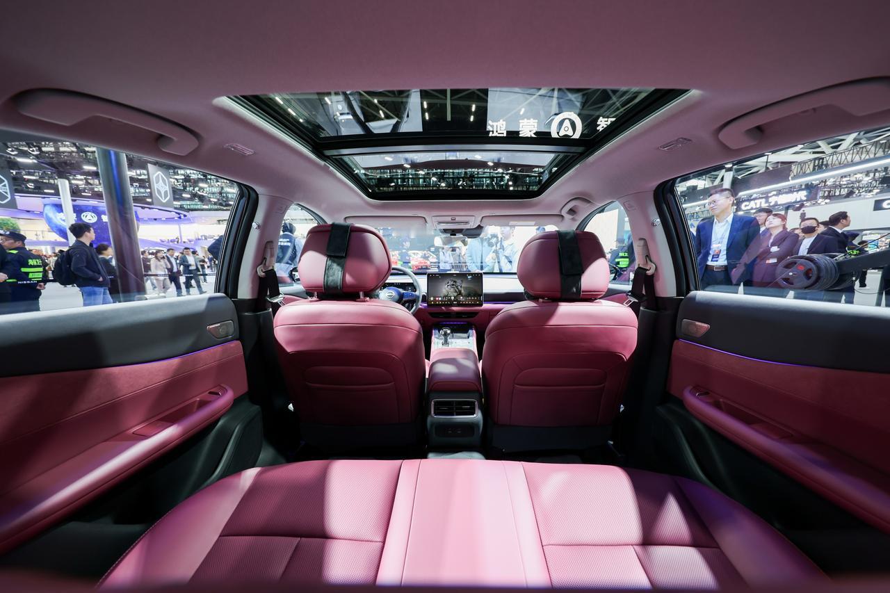 加油还是充电？天籁说：别争了！我的鸿蒙座舱让你一步到位
朋友们，谁还在为加油还是